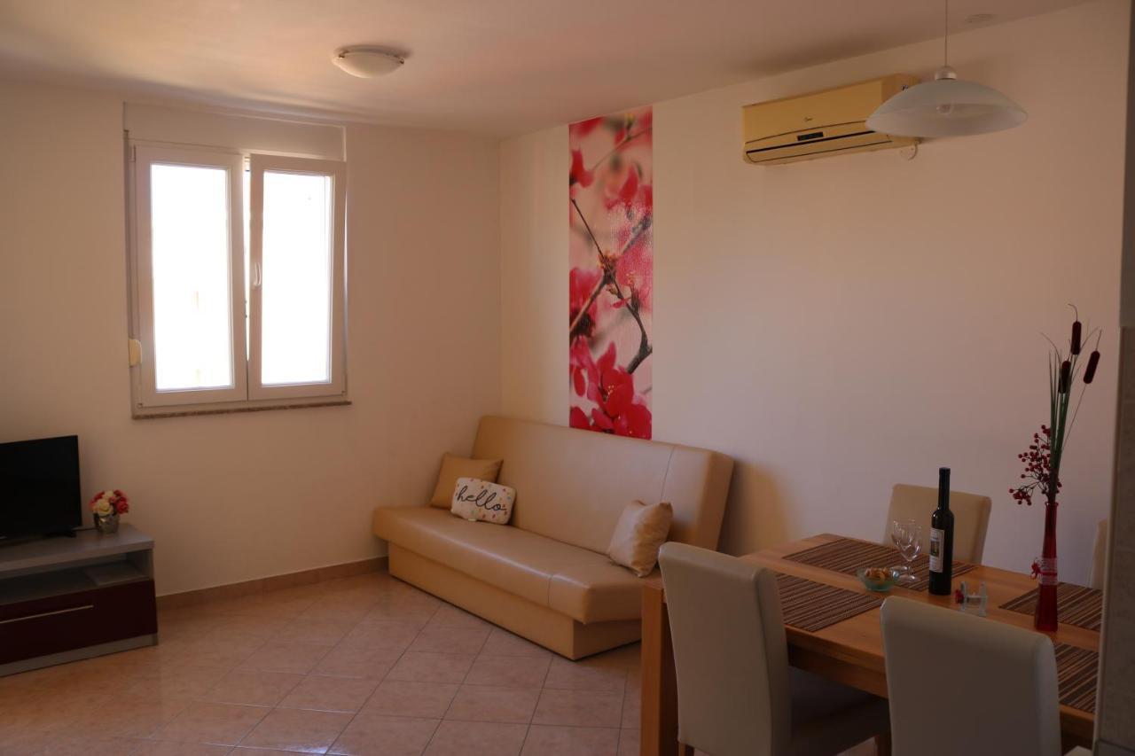 Apartments Marina Vodice Exteriör bild