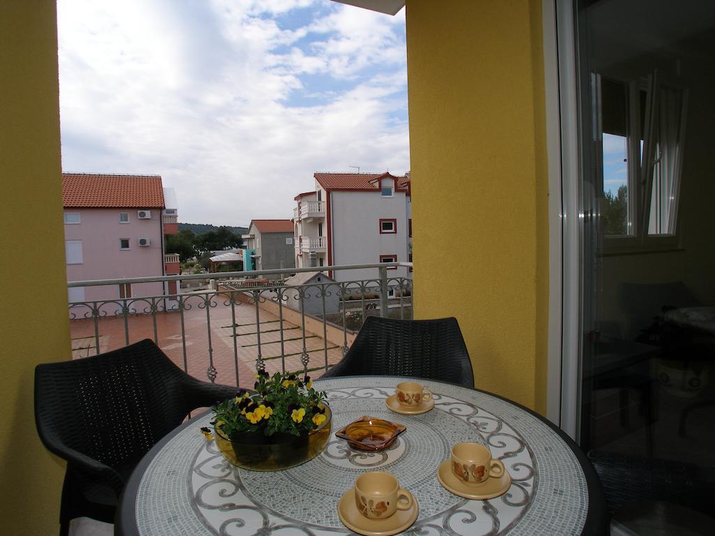 Apartments Marina Vodice Exteriör bild