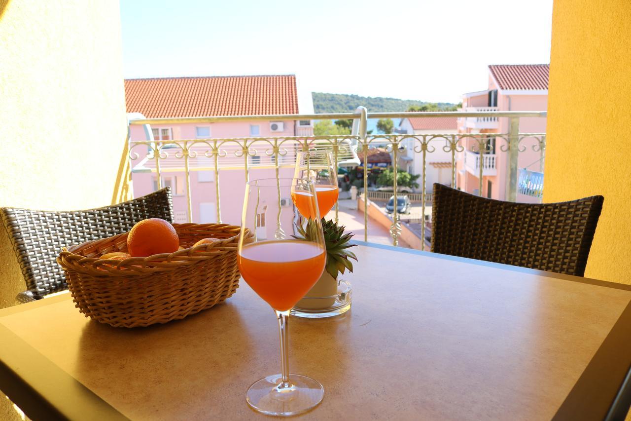 Apartments Marina Vodice Exteriör bild